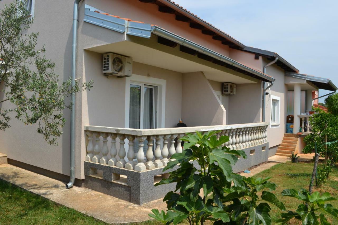 Apartman Nino Stinjan Apartment *