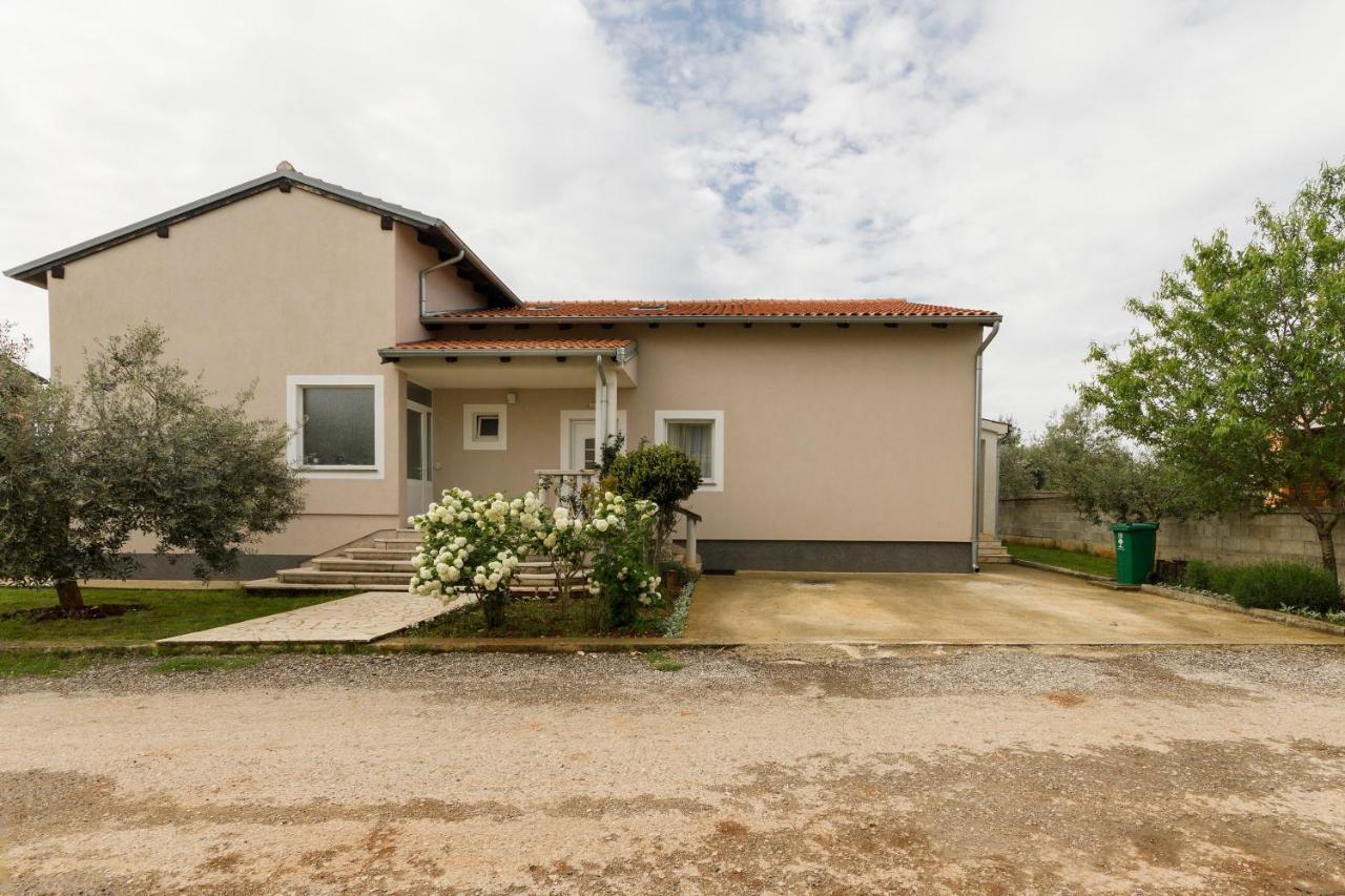 Apartman Nino Stinjan * Pula